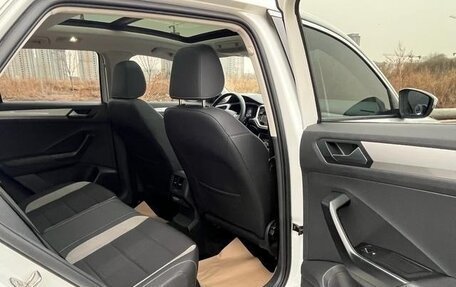 Volkswagen T-Roc I, 2021 год, 1 700 000 рублей, 11 фотография