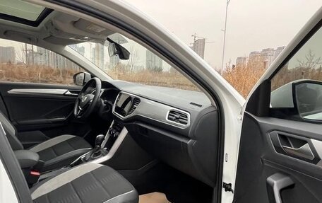 Volkswagen T-Roc I, 2021 год, 1 700 000 рублей, 12 фотография