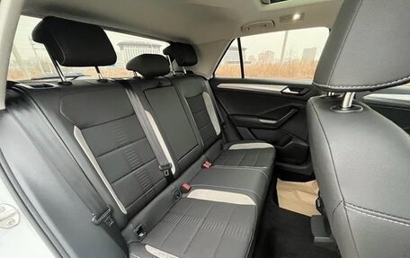 Volkswagen T-Roc I, 2021 год, 1 700 000 рублей, 14 фотография