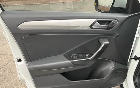 Volkswagen T-Roc I, 2021 год, 1 700 000 рублей, 18 фотография