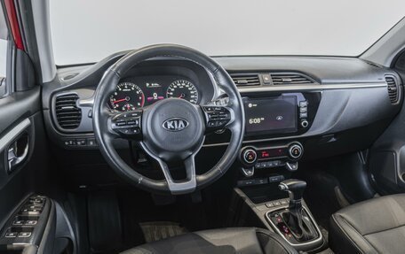 KIA Rio IV, 2021 год, 1 820 000 рублей, 10 фотография