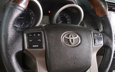 Toyota Land Cruiser Prado 150 рестайлинг 2, 2009 год, 3 129 000 рублей, 16 фотография