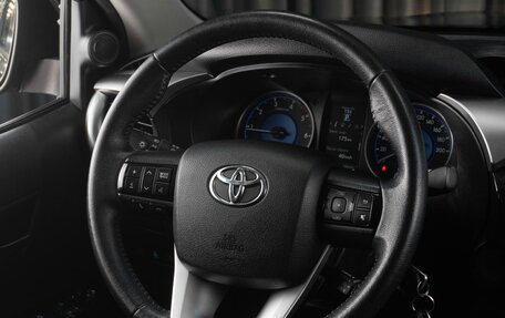 Toyota Hilux VIII, 2016 год, 3 629 000 рублей, 19 фотография