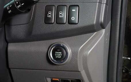 Toyota ISis I, 2009 год, 1 484 000 рублей, 20 фотография