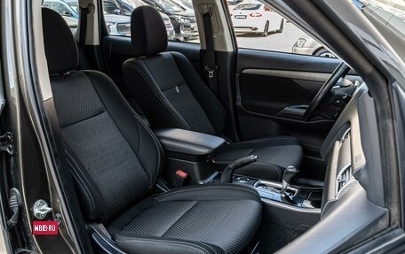 Mitsubishi Outlander III рестайлинг 3, 2018 год, 2 180 000 рублей, 8 фотография