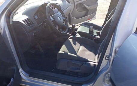 Volkswagen Golf V, 2004 год, 500 000 рублей, 10 фотография