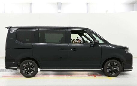 Honda Stepwgn, 2023 год, 2 574 000 рублей, 3 фотография
