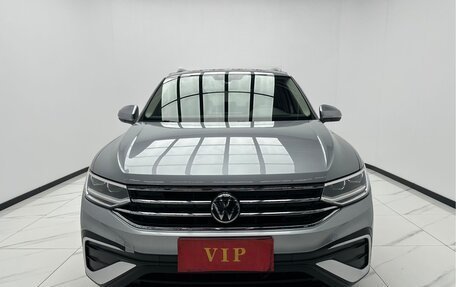 Volkswagen Tiguan II, 2023 год, 2 574 900 рублей, 2 фотография