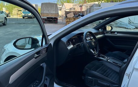 Volkswagen Passat B8 рестайлинг, 2017 год, 1 690 000 рублей, 10 фотография