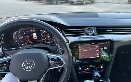 Volkswagen Passat B8 рестайлинг, 2017 год, 1 690 000 рублей, 14 фотография