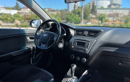 KIA Rio III рестайлинг, 2016 год, 900 000 рублей, 4 фотография