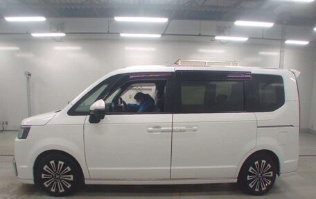 Honda Stepwgn, 2023 год, 2 640 000 рублей, 6 фотография