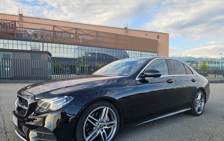 Mercedes-Benz E-Класс, 2019 год, 3 299 000 рублей, 4 фотография