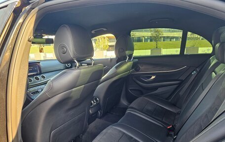 Mercedes-Benz E-Класс, 2019 год, 3 299 000 рублей, 9 фотография