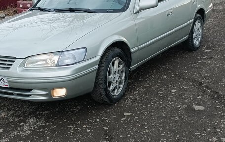 Toyota Camry, 1997 год, 300 000 рублей, 2 фотография