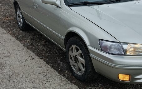 Toyota Camry, 1997 год, 300 000 рублей, 4 фотография