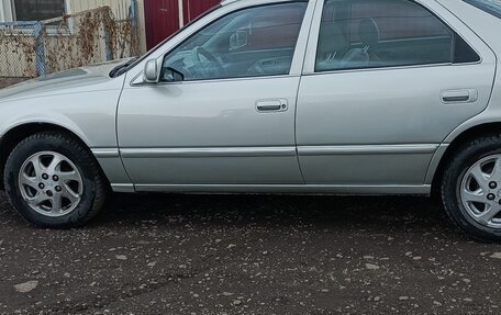 Toyota Camry, 1997 год, 300 000 рублей, 3 фотография