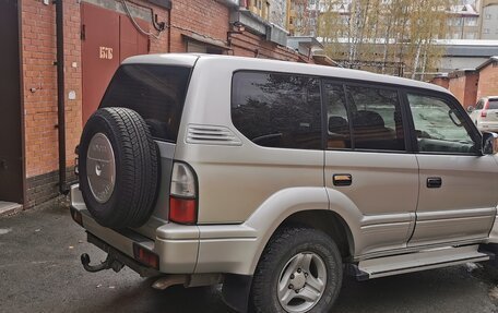 Toyota Land Cruiser Prado 90 рестайлинг, 2001 год, 1 570 000 рублей, 3 фотография