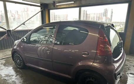 Peugeot 107 I рестайлинг, 2013 год, 320 000 рублей, 4 фотография