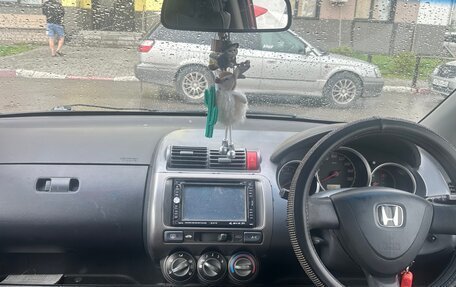 Honda Fit III, 2002 год, 335 000 рублей, 2 фотография