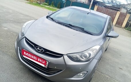 Hyundai Avante, 2011 год, 840 000 рублей, 2 фотография