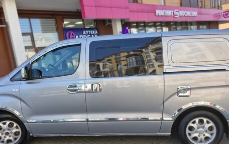 Hyundai Grand Starex Grand Starex I рестайлинг 2, 2014 год, 1 850 000 рублей, 2 фотография