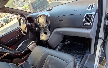 Hyundai Grand Starex Grand Starex I рестайлинг 2, 2014 год, 1 850 000 рублей, 11 фотография