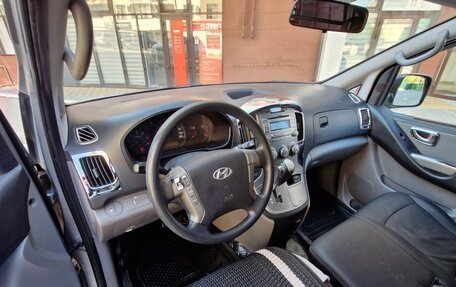 Hyundai Grand Starex Grand Starex I рестайлинг 2, 2014 год, 1 850 000 рублей, 16 фотография