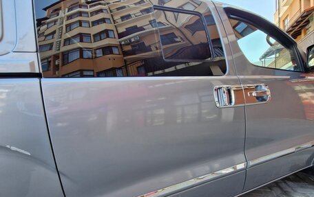 Hyundai Grand Starex Grand Starex I рестайлинг 2, 2014 год, 1 850 000 рублей, 26 фотография
