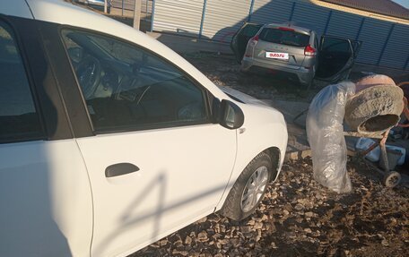 Renault Logan II, 2018 год, 710 000 рублей, 6 фотография