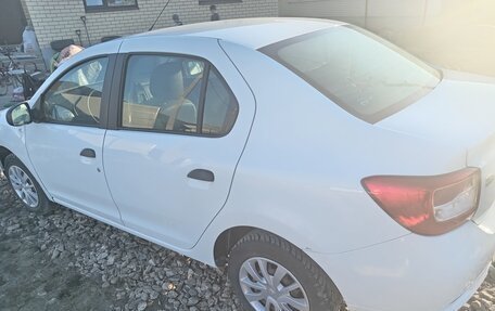 Renault Logan II, 2018 год, 710 000 рублей, 10 фотография