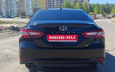 Toyota Camry, 2019 год, 2 600 000 рублей, 2 фотография