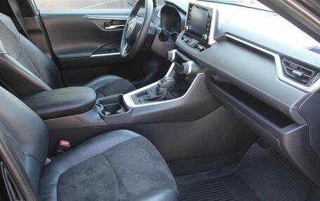 Toyota RAV4, 2021 год, 3 200 000 рублей, 16 фотография