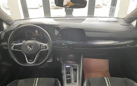 Volkswagen Golf VIII, 2022 год, 1 835 999 рублей, 10 фотография