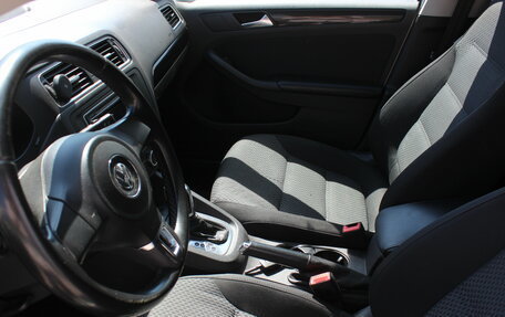 Volkswagen Jetta VI, 2013 год, 1 017 000 рублей, 10 фотография