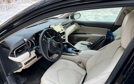 Toyota Camry, 2022 год, 3 600 000 рублей, 5 фотография