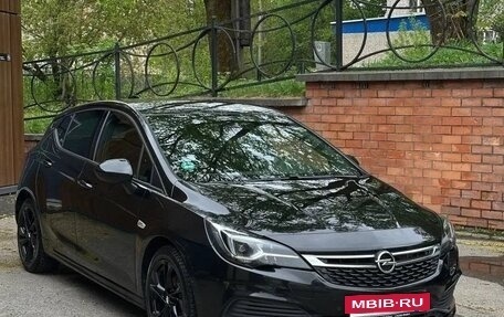 Opel Astra K, 2018 год, 1 290 000 рублей, 2 фотография