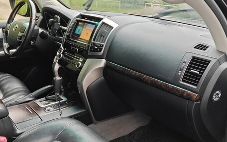 Toyota Land Cruiser 200, 2014 год, 4 300 000 рублей, 10 фотография
