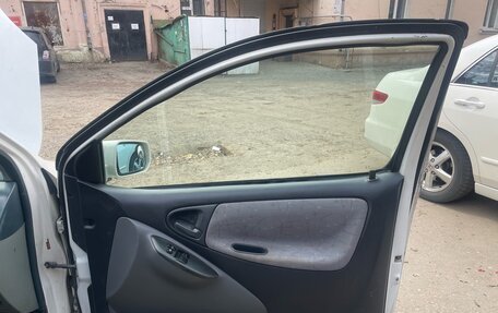 Toyota Vitz, 2001 год, 300 000 рублей, 1 фотография