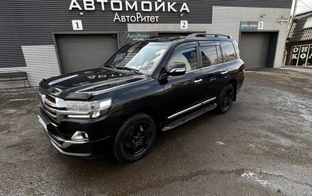 Toyota Land Cruiser 200, 2018 год, 6 100 000 рублей, 4 фотография