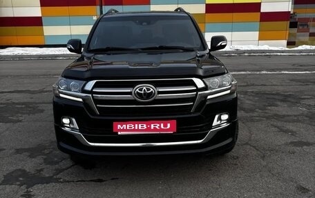 Toyota Land Cruiser 200, 2018 год, 6 100 000 рублей, 7 фотография