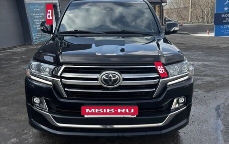 Toyota Land Cruiser 200, 2018 год, 6 100 000 рублей, 3 фотография