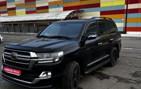 Toyota Land Cruiser 200, 2018 год, 6 100 000 рублей, 8 фотография