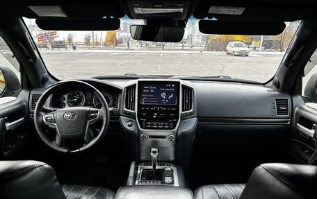 Toyota Land Cruiser 200, 2018 год, 6 100 000 рублей, 19 фотография