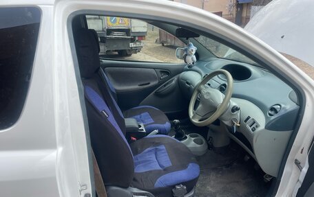 Toyota Vitz, 2001 год, 300 000 рублей, 2 фотография
