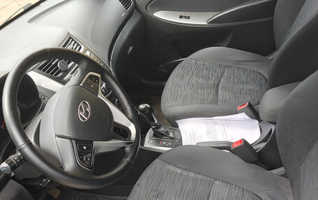 Hyundai Solaris II рестайлинг, 2015 год, 600 600 рублей, 3 фотография