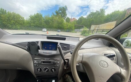 Toyota Prius IV XW50, 1998 год, 300 000 рублей, 9 фотография
