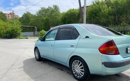 Toyota Prius IV XW50, 1998 год, 300 000 рублей, 4 фотография