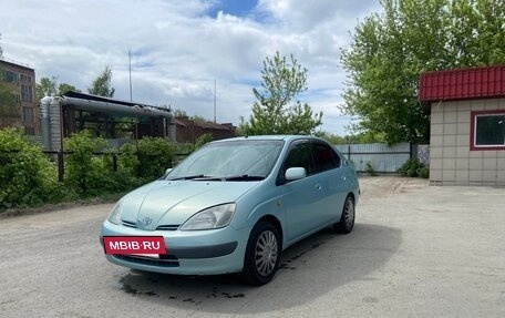 Toyota Prius IV XW50, 1998 год, 300 000 рублей, 2 фотография