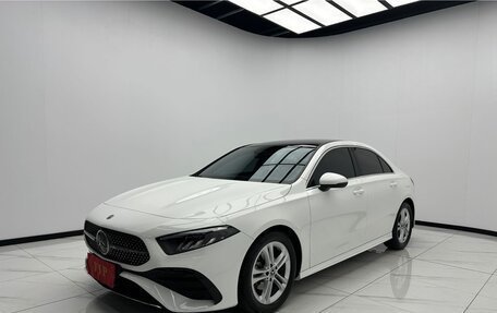 Mercedes-Benz A-Класс, 2023 год, 2 270 000 рублей, 3 фотография